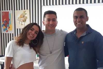 Anitta pede defesa dos irmãos em briga e mostra reação: 'Conheço meu povo'