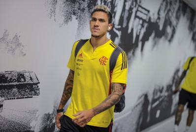 Pedro, do Flamengo, exalta trabalho de Dorival e alfineta Paulo Sousa: 'Perdi o meu emocional'