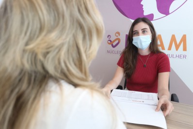 Núcleo de Atendimento à Mulher da Prefeitura completa um ano