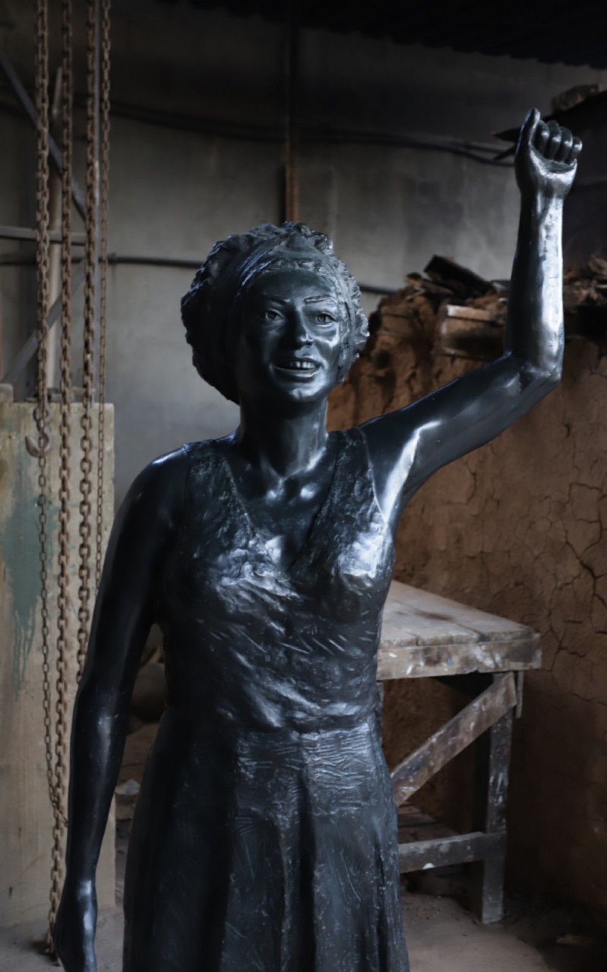 Estátua de Marielle Franco tem tem tamanho real de 1,75m e foi feita de bronze - May Donaria/Divulgação
