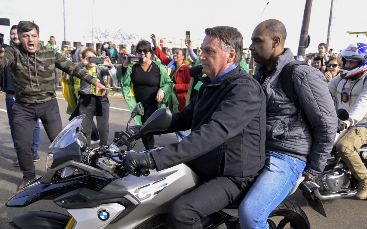 Presidente Jair Bolsonaro participa de marcha para Jesus, em Fortaleza - DOUGLAS MAGNO / AFP