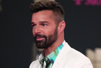 Ricky Martin se defende após ser acusado de incesto e agressão por sobrinho