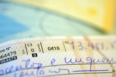 Brasileiros ainda emitem 200 milhões de cheques ao ano