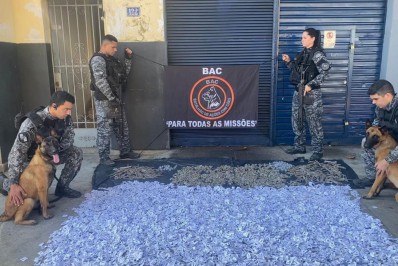 Polícia apreende grande quantidade de drogas no Jacarezinho