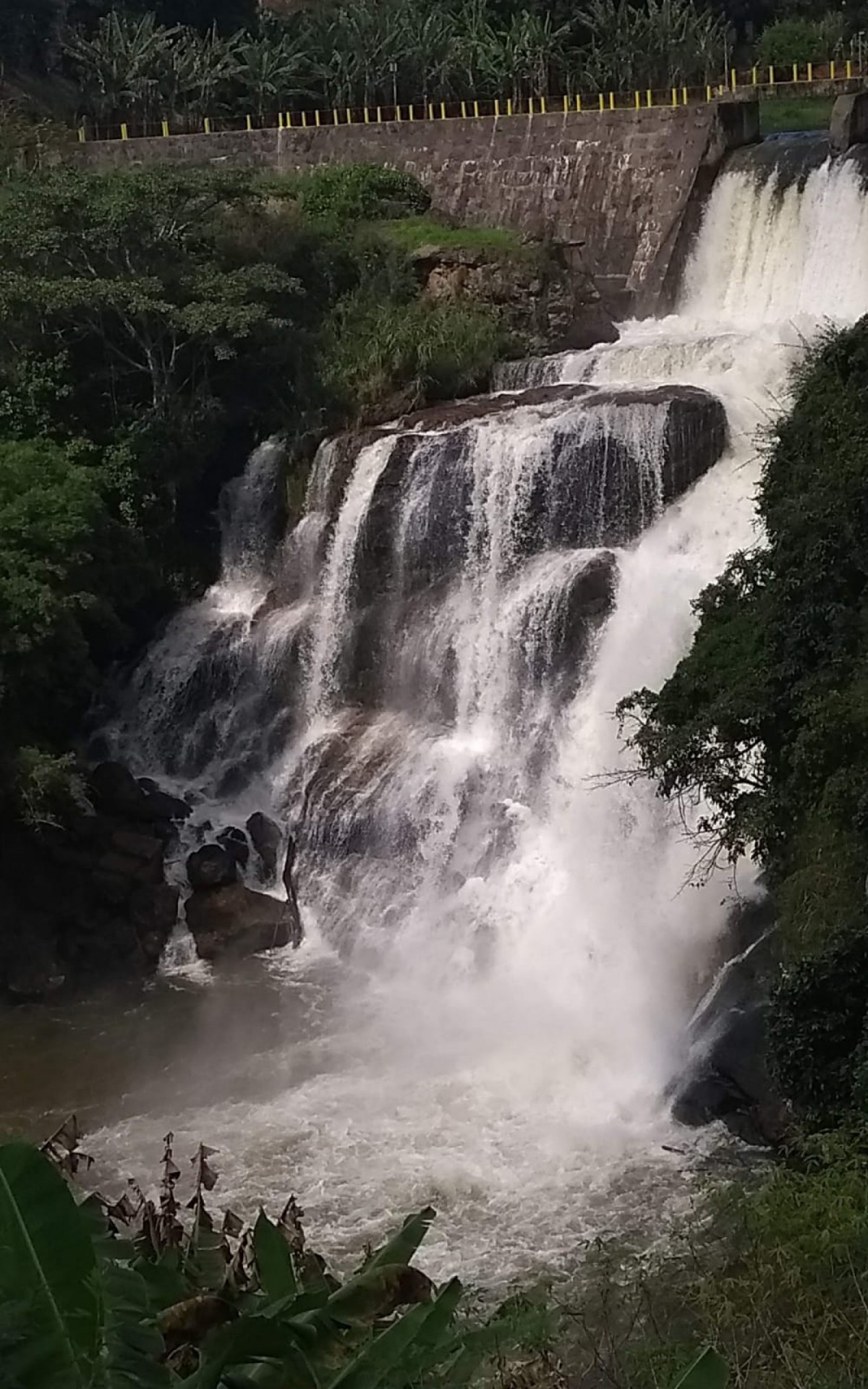 Cachoeira do Roncador, em Glic&eacute;rio