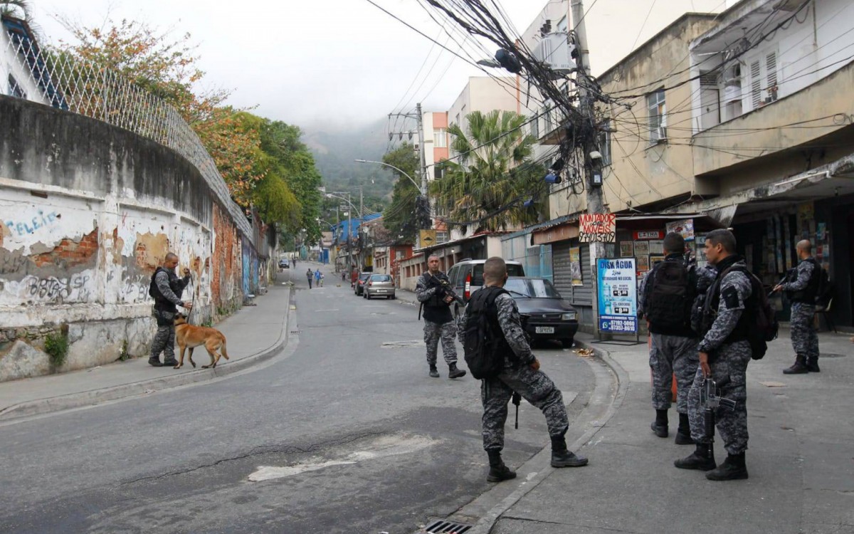 Pm Realiza Operações Em Comunidades Da Zona Norte Do Rio E Da Baixada Rio De Janeiro O Dia