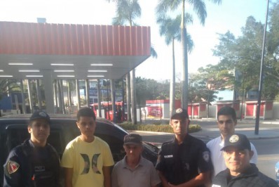 Adolescente se perde da mãe dentro do ônibus 'vermelinho' em Maricá