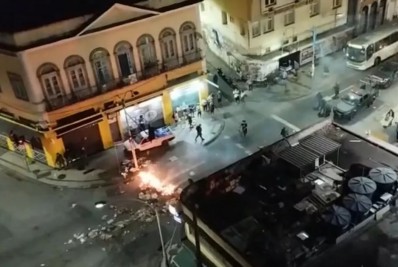 Até moradores na rua ficaram em meio aos disparos, quando a operação foi iniciada, causando correria - Reprodução de vídeo