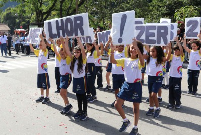 Prefeitura de Magé realiza desfile cívico de escolas municipais em Santo Aleixo