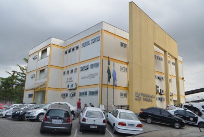 Casal suspeito de tentativa de homicídio contra tia é preso por descumprir medidas protetivas na Baixada