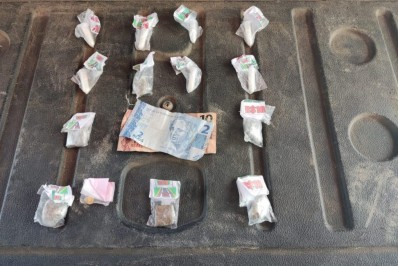 Dois homens e um adolescente são detidos com drogas em Cabo Frio