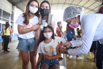Crianças com idades entre 6 e 11 anos não portadoras de imunossupressão podem ser vacinadas nesta terça