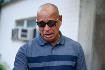 'Meu filho pediu para não morrer', diz o pai de homem morto por PM durante briga em bar da Zona Oeste