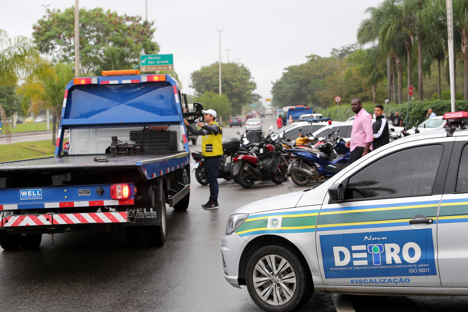 Detro, Detran e Polícias Civil e Militar fazem operação contra o uso de motos sem placa - Philippe Lima / Detran