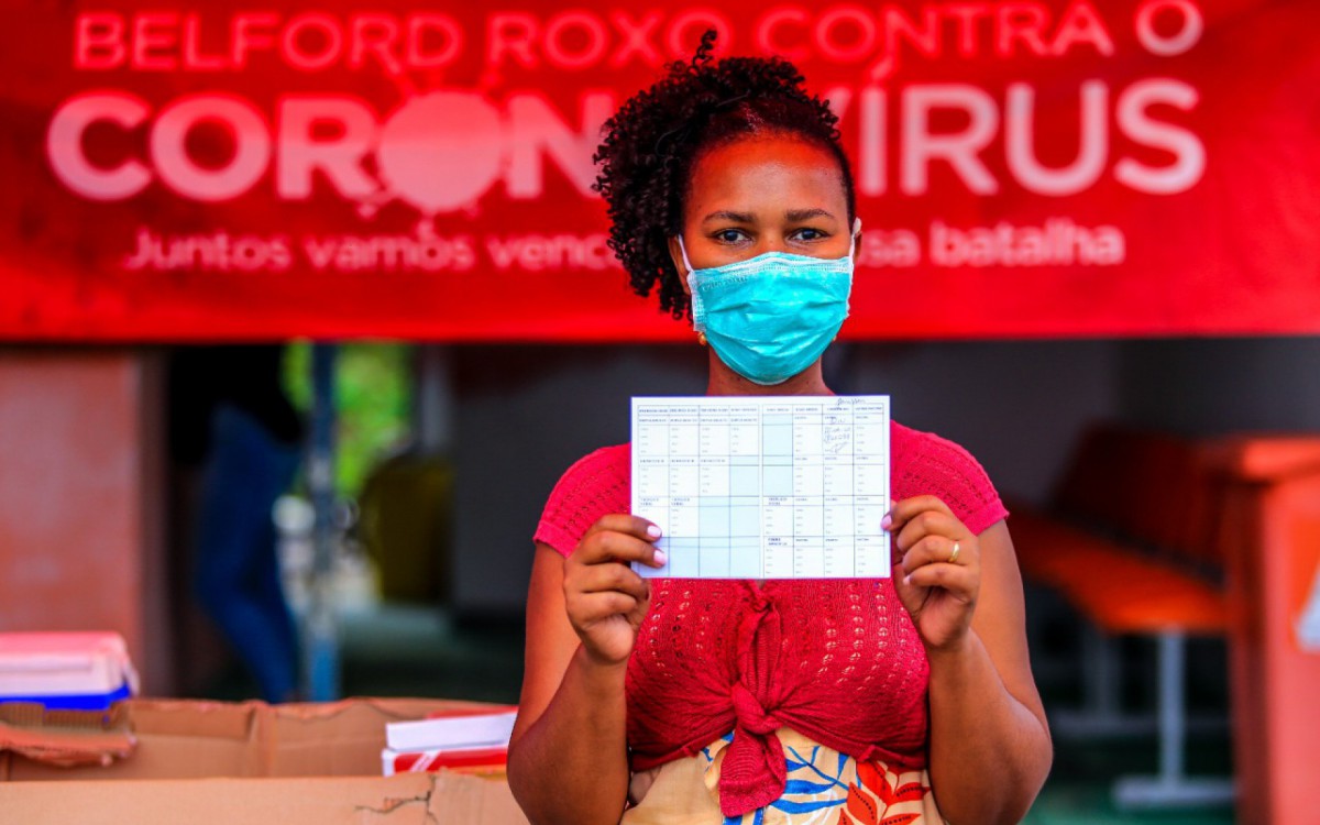 A popula&ccedil;&atilde;o est&aacute; atenta para manter o cart&atilde;o de vacina&ccedil;&atilde;o em dia  