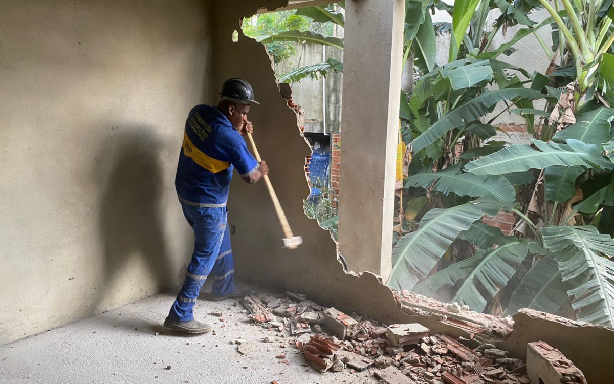 MP e Prefeitura realizam demolição de prédios irregulares na Muzema - Divulgação / Seop