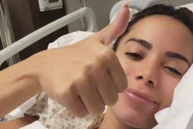 Internada, Anitta se prepara para cirurgia de tratamento da endometriose