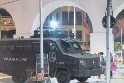 Polícia Militar reforça policiamento na Lapa com caveirão depois de confusão que deixou homem morto