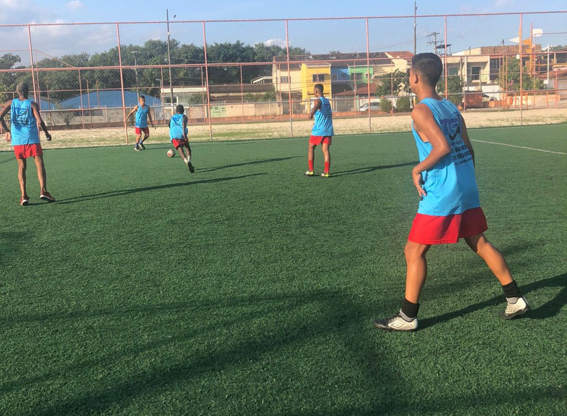 Jogadores do Sub-17 realizando treinamento na Vila Olímpica de Belford Roxo - Divulgação