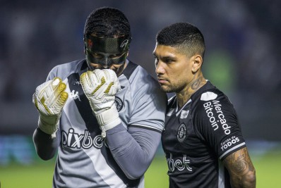 Goleiro do Vasco sai em defesa de Maurício Souza após empate na Série B