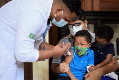 Vacinação contra covid-19 para crianças de 3 e 4 anos é paralisada no Rio