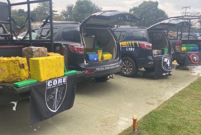 PRF prende quatro homens e apreende quase meia tonelada de maconha em ação na Dutra