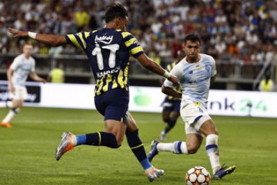 Na estreia de Arão, Fenerbahçe empata com Dínamo de Kiev pela Champions League