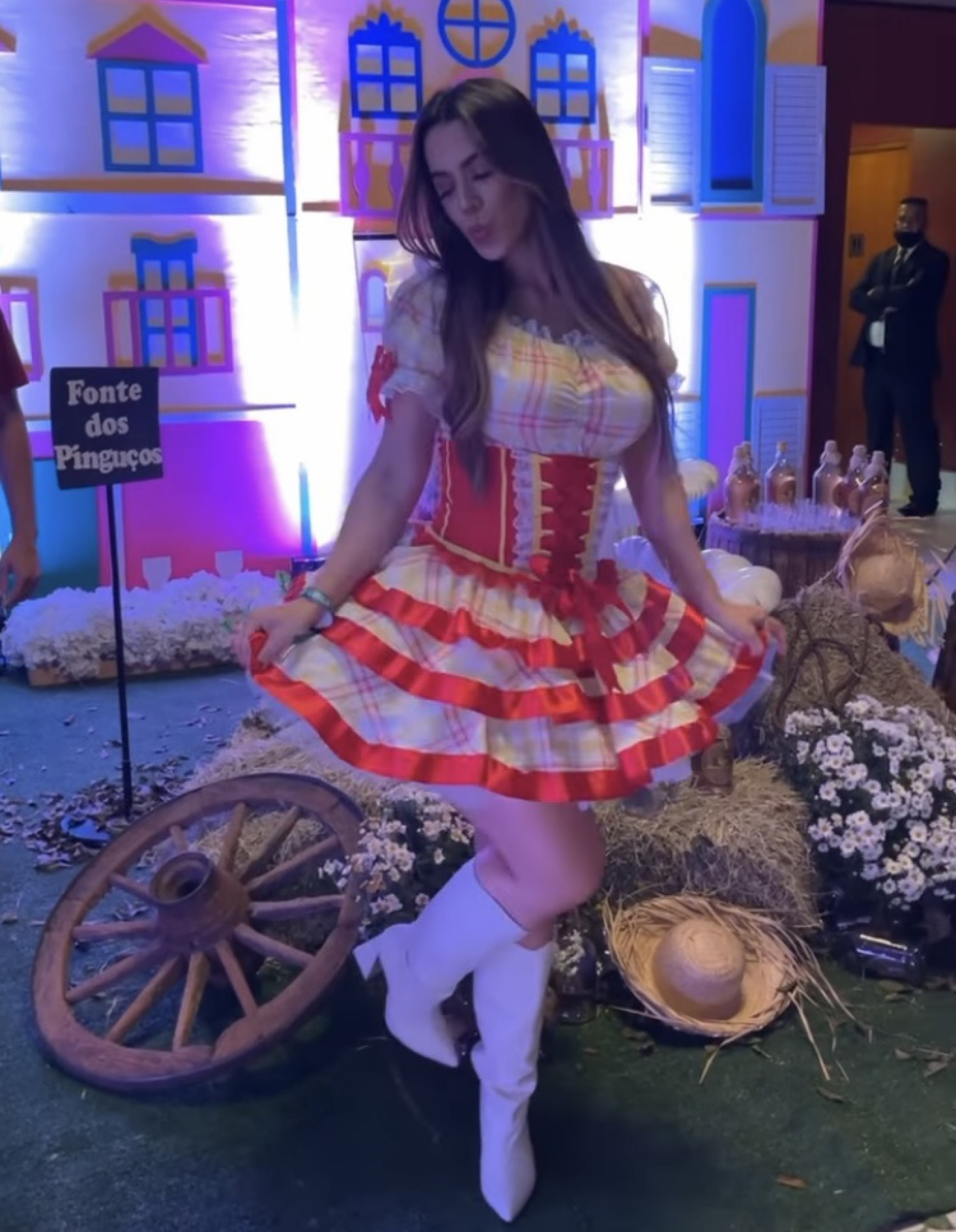 A ex-BBB Larissa Tomásia - Reprodução / Instagram