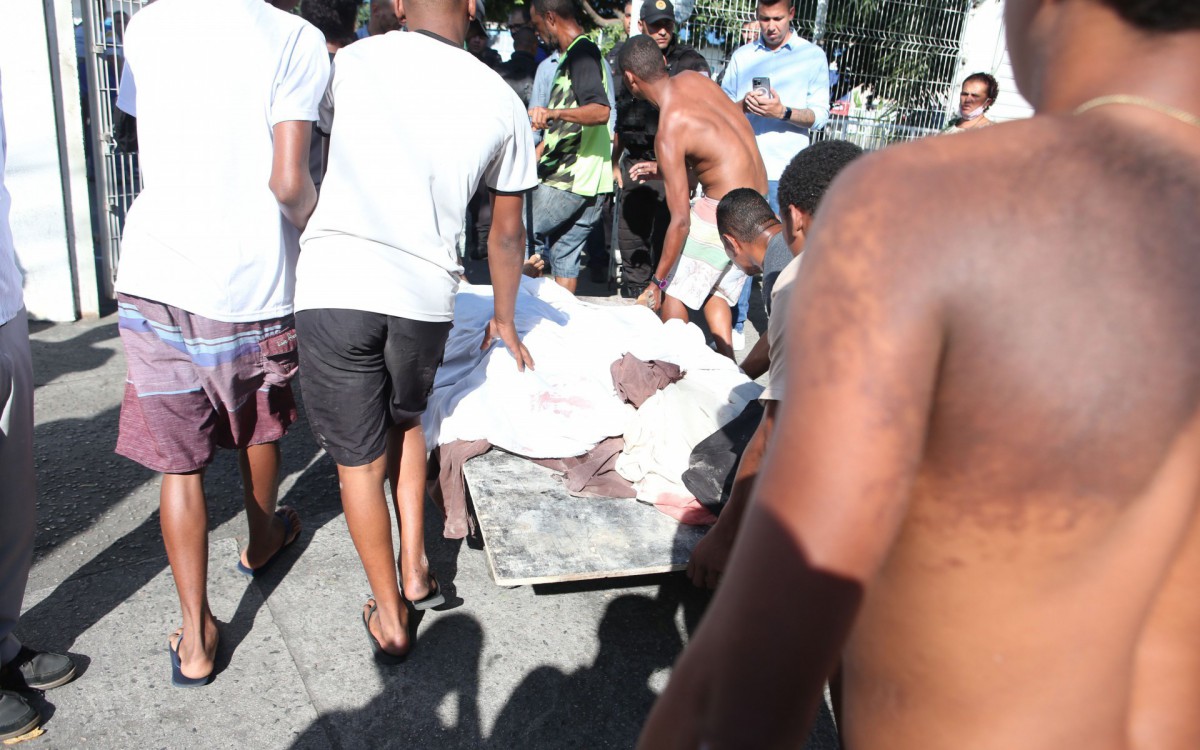Policia - Policiais militares e civis, fazem opera&ccedil;&atilde;o no Complexo do Alem&atilde;o hoje.