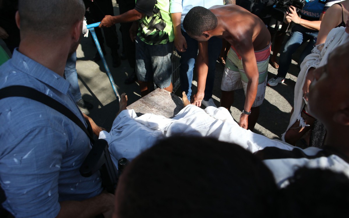 Policia - Policiais militares e civis, fazem opera&ccedil;&atilde;o no Complexo do Alem&atilde;o hoje.