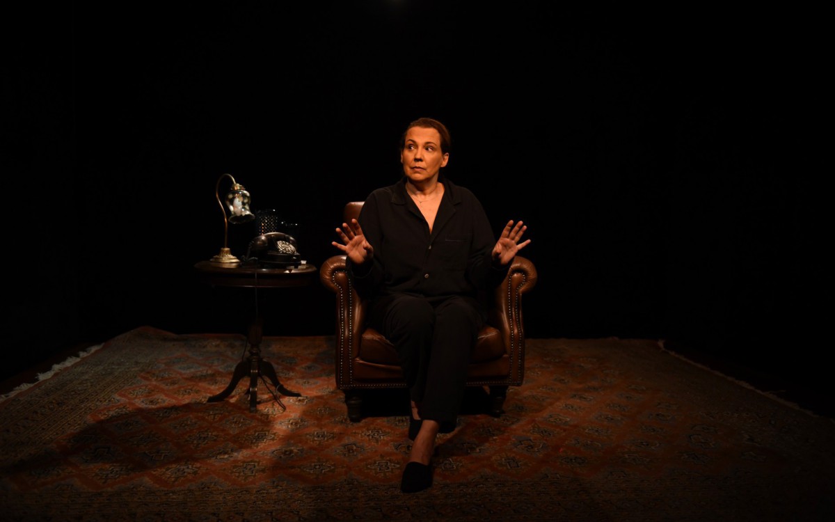 Ana Beatriz Nogueira leva texto famoso de Clarice Lispector para o circuito popular de teatro - Divulga&ccedil;&atilde;o/Cristina Granato