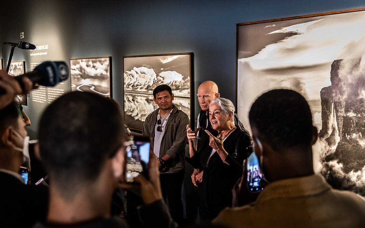 Coletiva de 'Amaz&ocirc;nia": Beto Marubo, Sebasti&atilde;o Salgado e L&eacute;lia Wanick Salgado