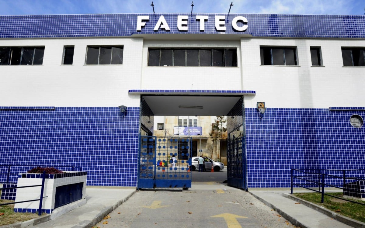 A unidade da Faetec de Quintino oferece 30 vagas para Especialização de Nível Técnico em Enfermagem do Trabalho - Faetec/Ascom