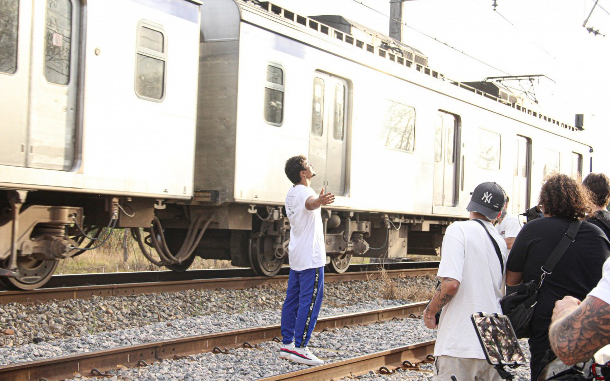 Xam&atilde; grava clipe na Zona Oeste do Rio