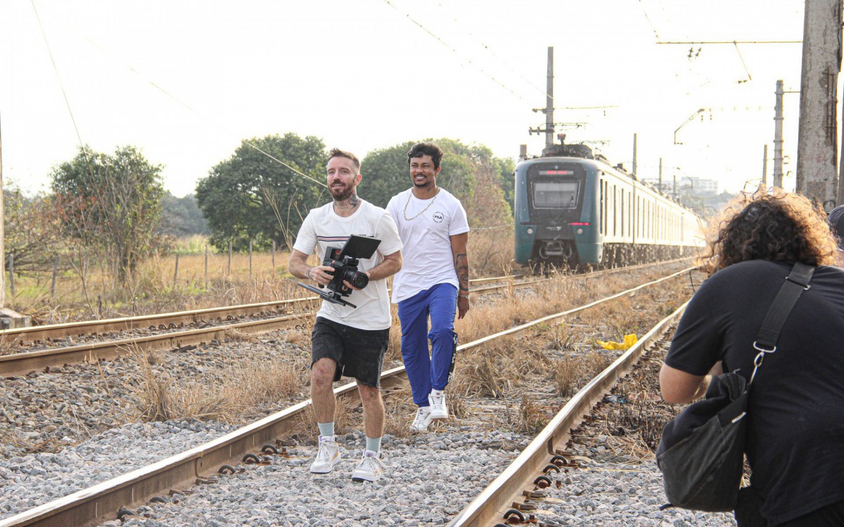 Xam&atilde; grava clipe na Zona Oeste do Rio