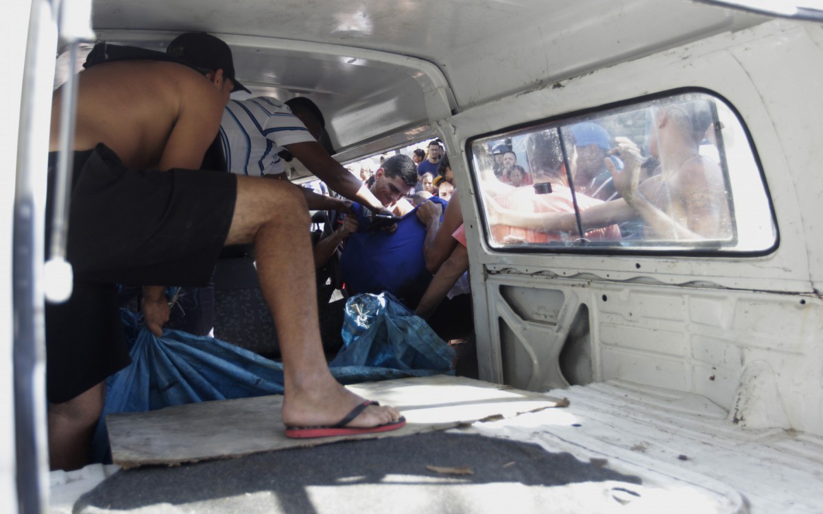 Policia - Policiais militares e civis, fazem opera&ccedil;ao no Complexo do Alemao hoje.