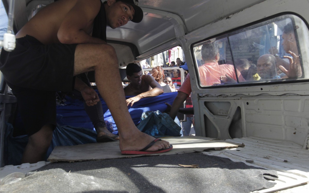 Policia - Policiais militares e civis, fazem opera&ccedil;ao no Complexo do Alemao hoje.