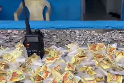 Dupla de traficantes é presa com drogas e rádio comunicador em Mesquita