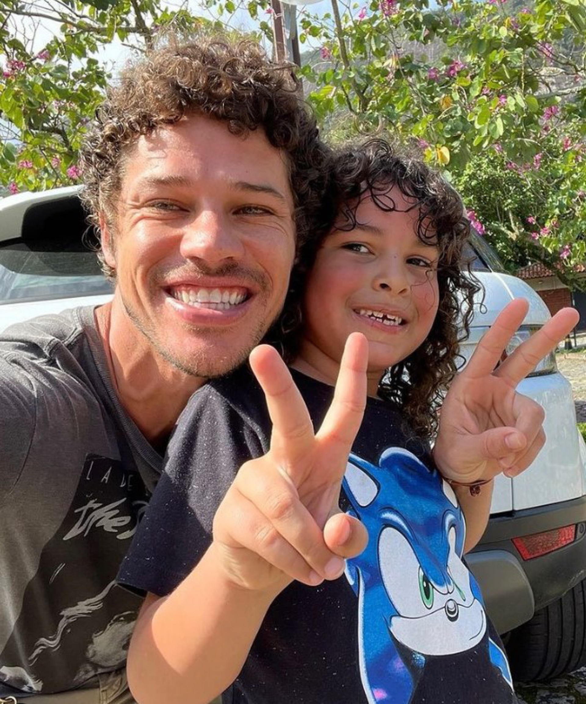 Dira Paes se derrete em foto de José Loreto e seu filho Martim - Reprodução/Instagram