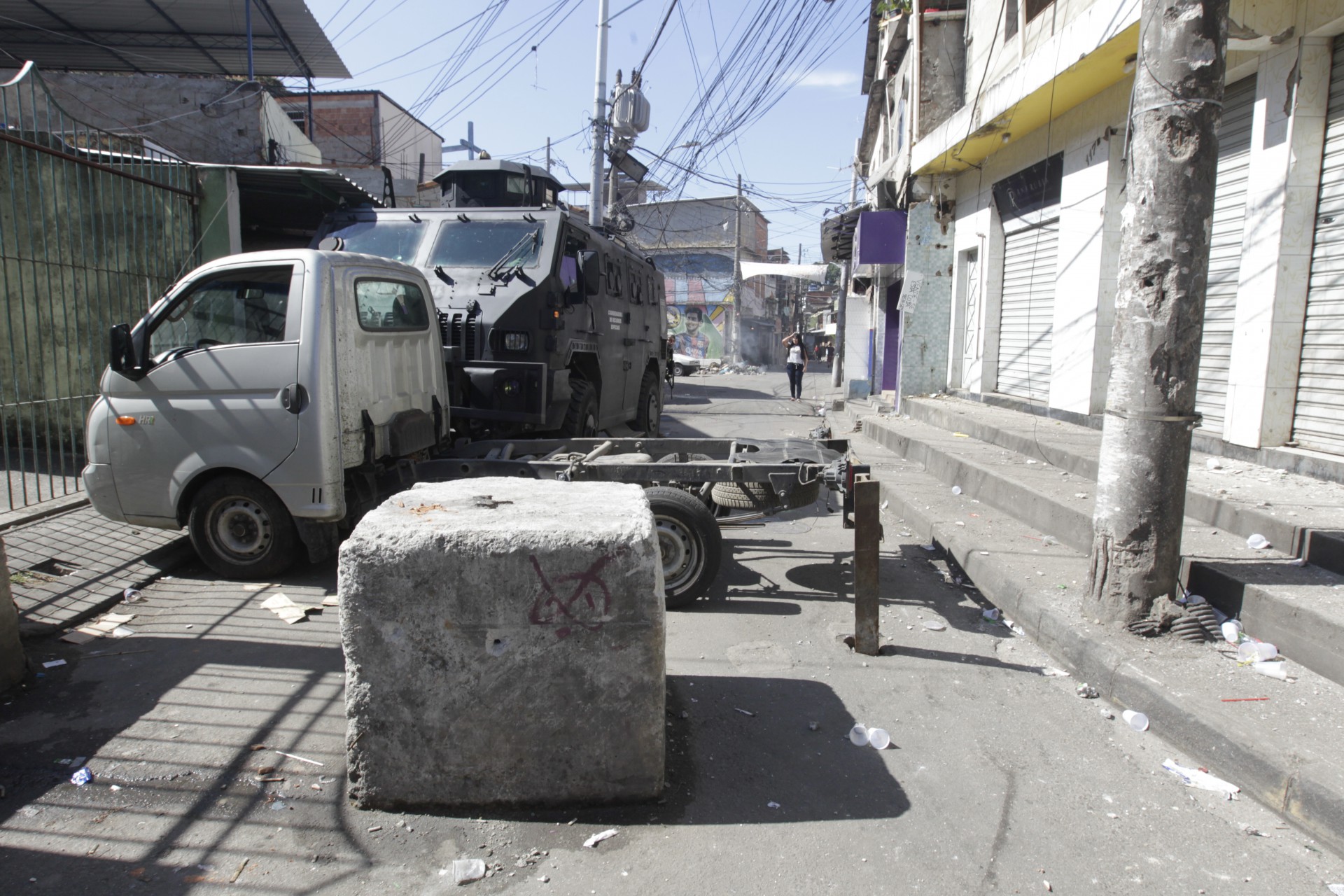 Policia - Policiais militares e civis, fazem operaçao no Complexo do Alemao hoje. - Reginaldo Pimenta / Agencia O Dia