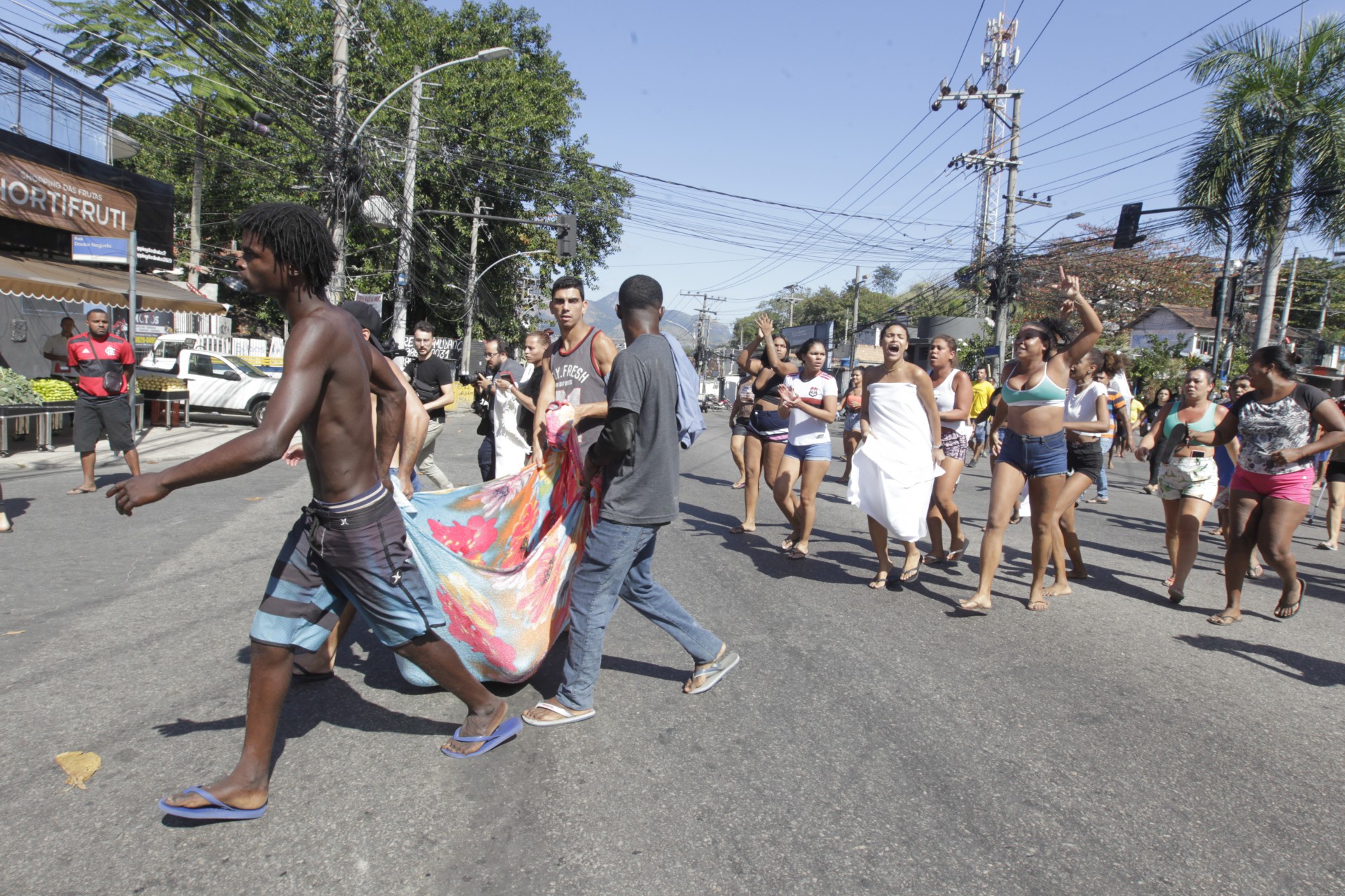 Policia - Policiais militares e civis, fazem operaçao no Complexo do Alemao hoje. - Reginaldo Pimenta / Agencia O Dia