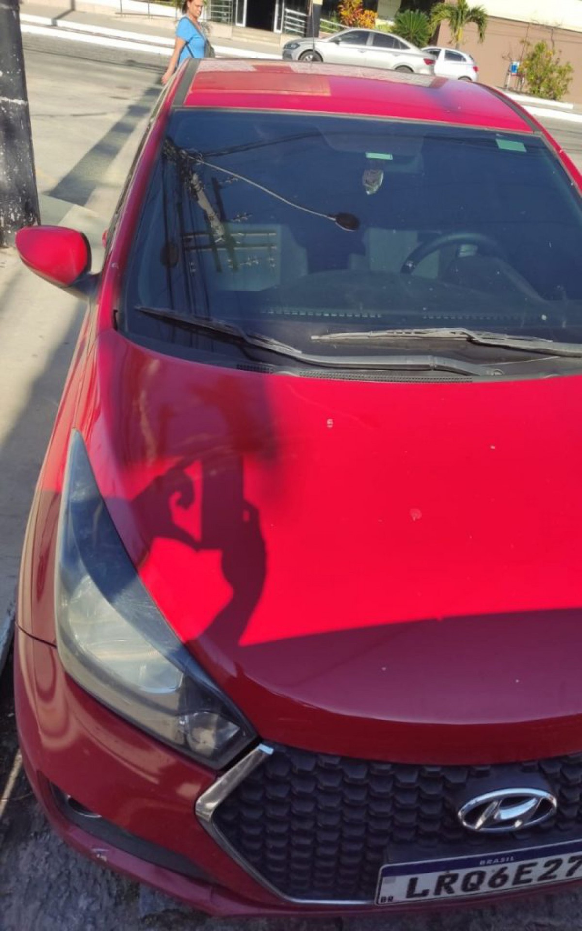 Diante dos fatos a equipe procedeu &agrave; 126&ordf;DP, onde os acusados foram autuados no artigo 33 da lei 11.343/06 ficando presos e os ve&iacute;culos apreendidos