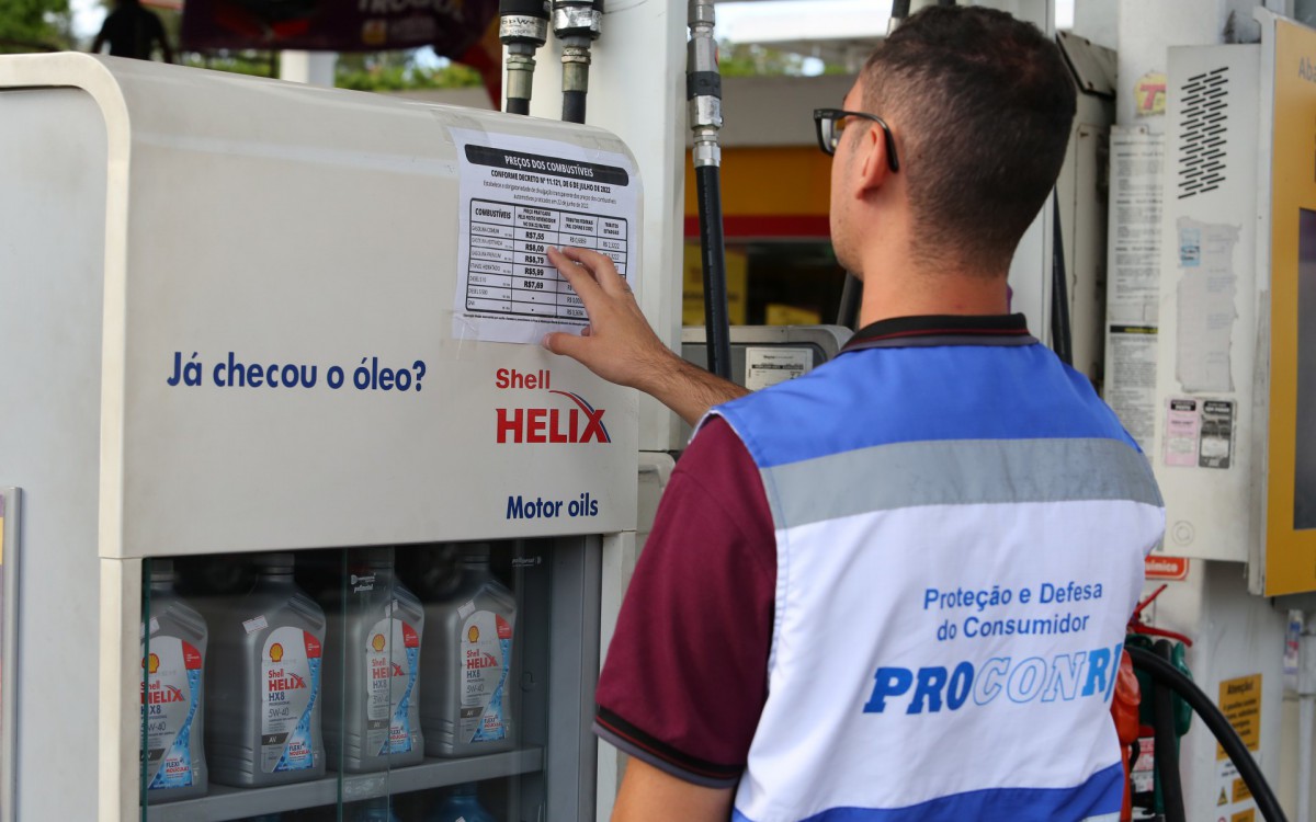 Fiscalizações do Procon-RJ em postos constatam preço médio de R$ 5,94 para a gasolina comum e R$ 4,92 para o etanol - Divulgação