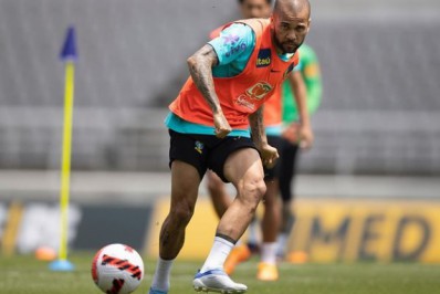 Daniel Alves é confirmado como reforço do Pumas e mantém sonho de ir para a Copa