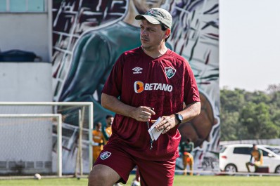 Ventilado no Atlético-MG, Fernando Diniz não deseja deixar o Fluminense