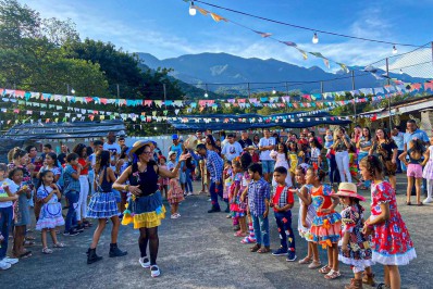 Escolas municipais estimulam a integração dos bairros com festas julinas