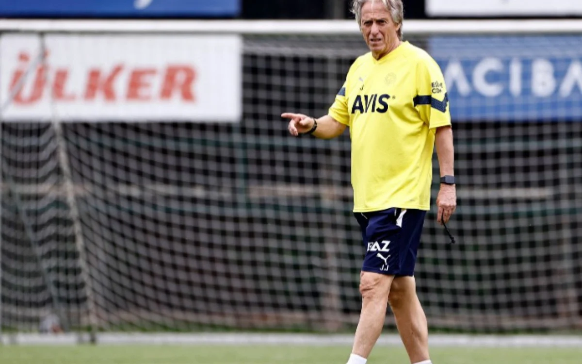 Campeão da Libertadores pelo Flamengo está no radar do Fenerbahçe, de Jorge Jesus