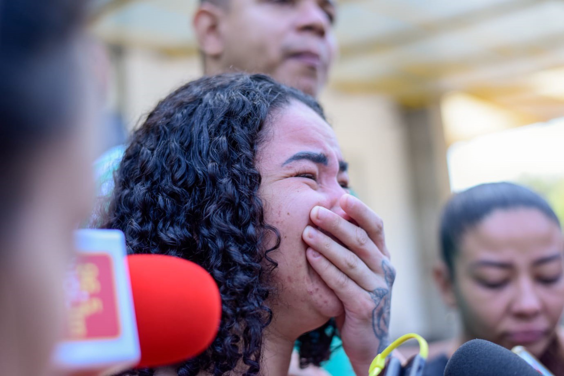 Jenifer dos Sales, filha de Letícia dos Sales, de 50 anos, morta no Complexo do Alemão fala sobre a mãe após reconhecimento do corpo no IML - Vanessa Ataliba/Agência O Dia