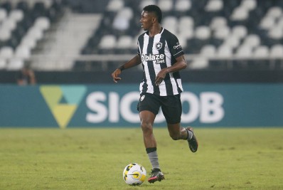 Botafogo: de férias, Jeffinho mantém a forma no Espaço Lonier