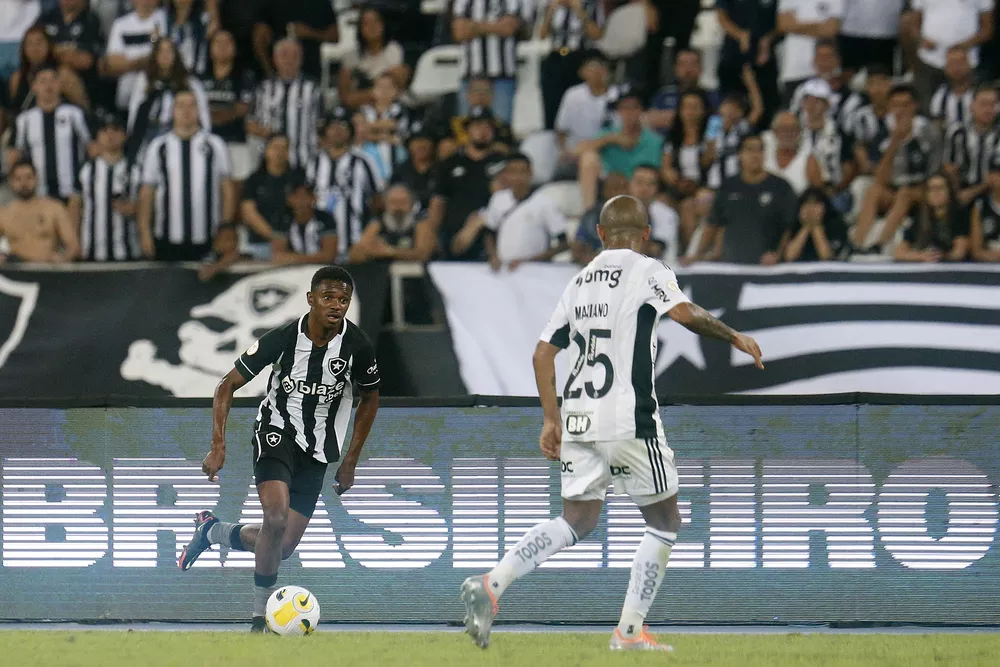 Jeffinho é procurado por equipe portuguesa, e aguarda possível negociação com o Botafogo